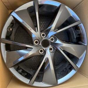 제네시스 G70 19인치 다크스퍼터링휠 프론트(52910G9720)