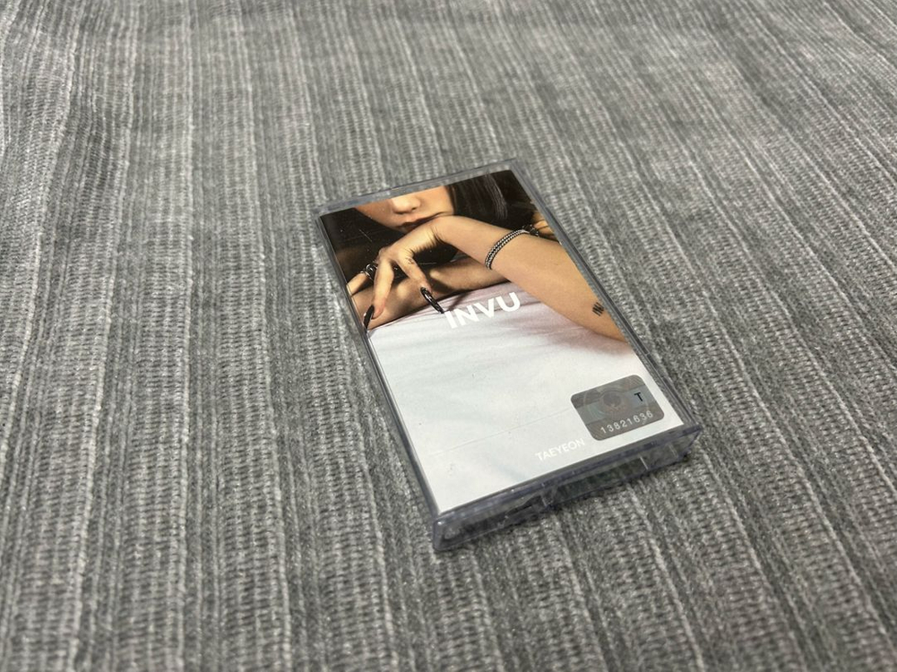 태연 INVU 카세트테이프 & ENVY 버전--1