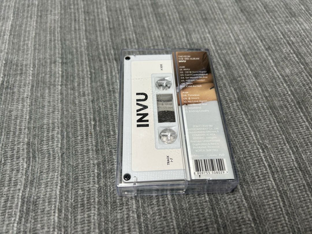 태연 INVU 카세트테이프 & ENVY 버전--2