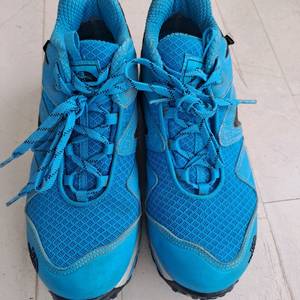 노스페이스 등산화