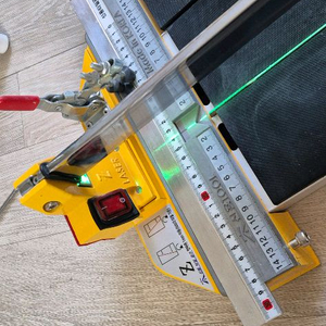 신용 타일 커터기 z-710 그린레이저 상태AA급팝니다