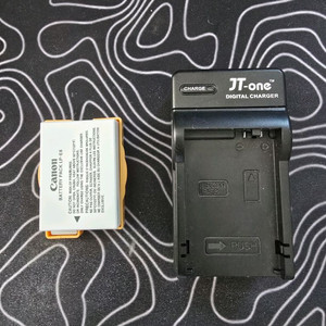 캐논 LP-E8 배터리 + 충전기