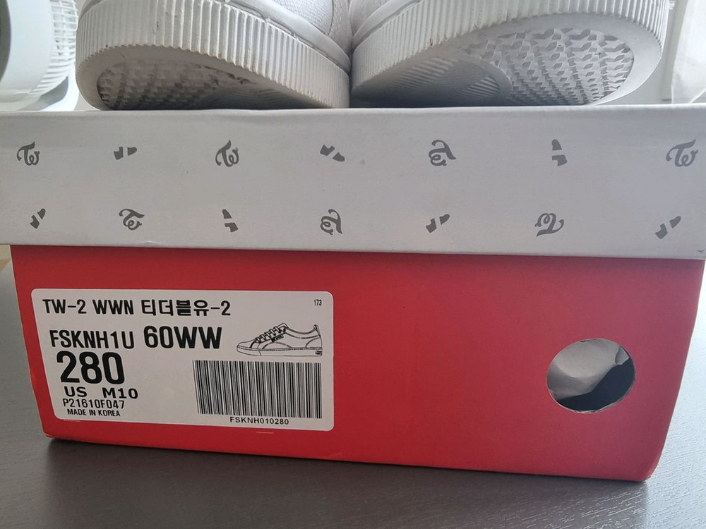 스프리스 흰색 스니커즈 팝니다 280사이즈 (15,000)--1