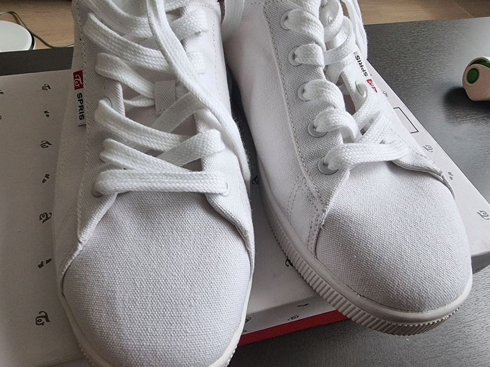 스프리스 흰색 스니커즈 팝니다 280사이즈 (15,000)--4