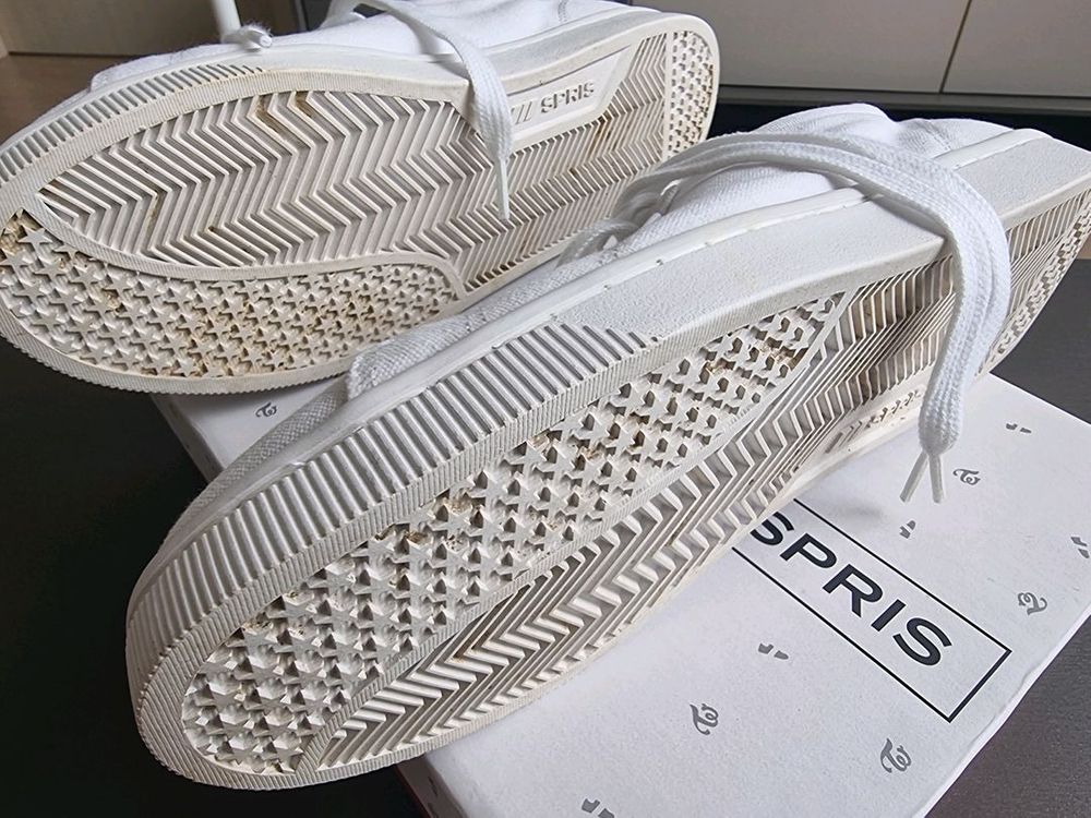 스프리스 흰색 스니커즈 팝니다 280사이즈 (15,000)--5