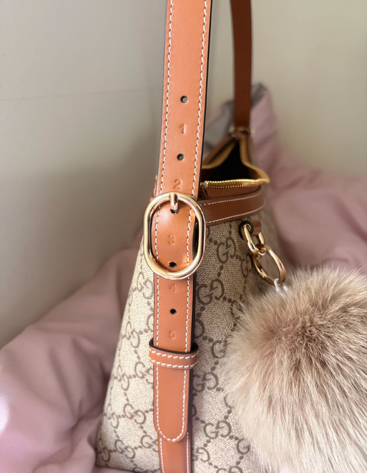 구찌 엠블럼 미디엄 숄더백--7