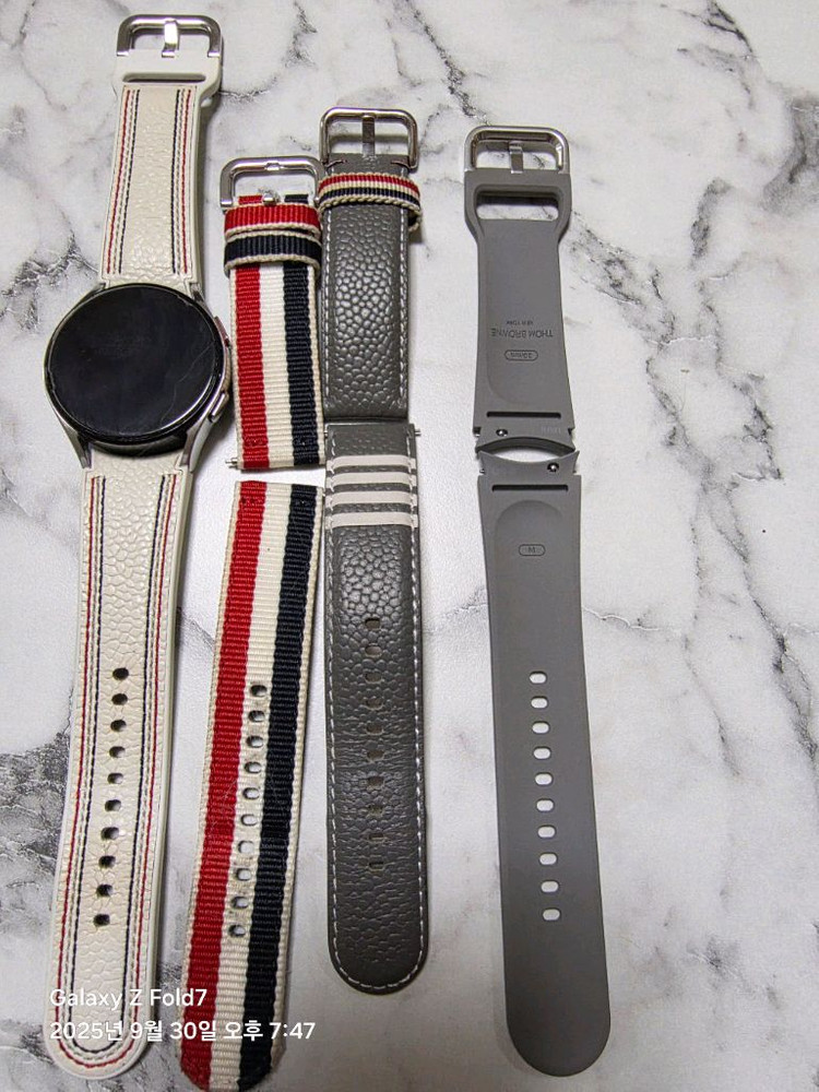 갤럭시폴드3+버즈2톰브라운+워치4톰브라운--8