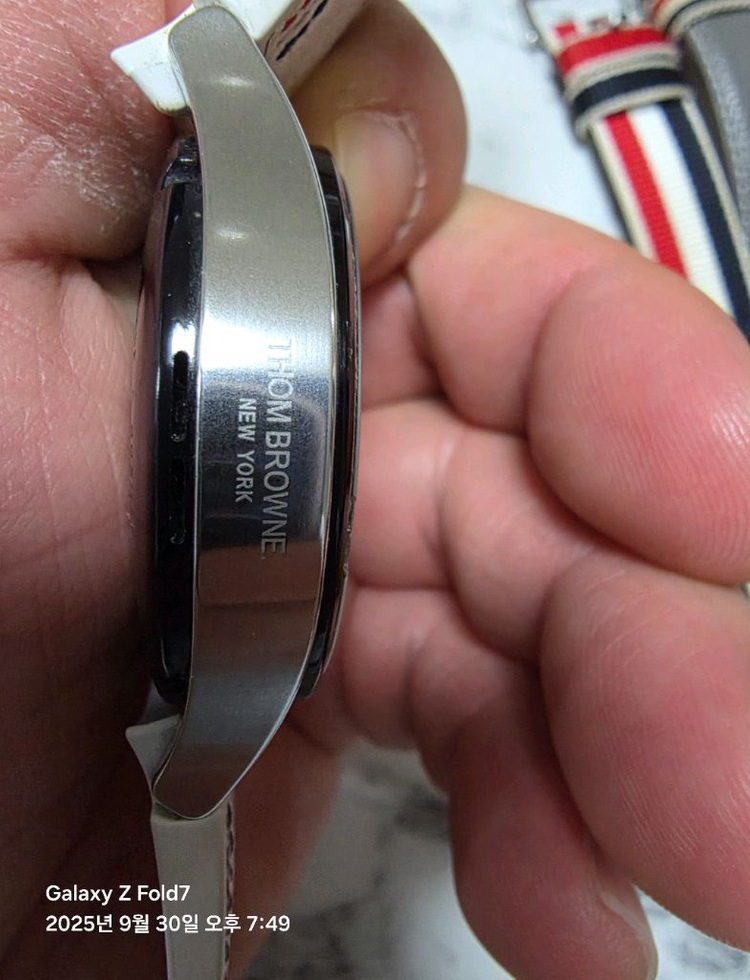 갤럭시폴드3+버즈2톰브라운+워치4톰브라운--9