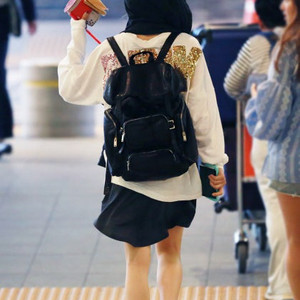 생로랑 멀티포켓 레더 태연 백팩 가죽