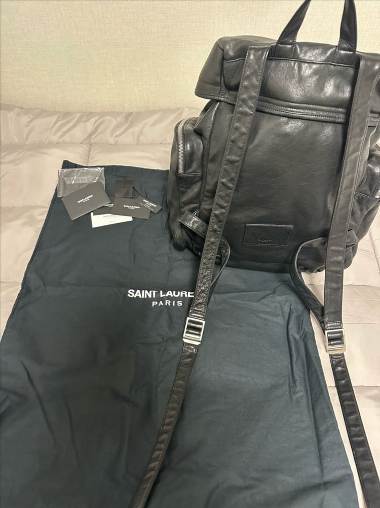생로랑 멀티포켓 레더 태연 백팩 가죽--5