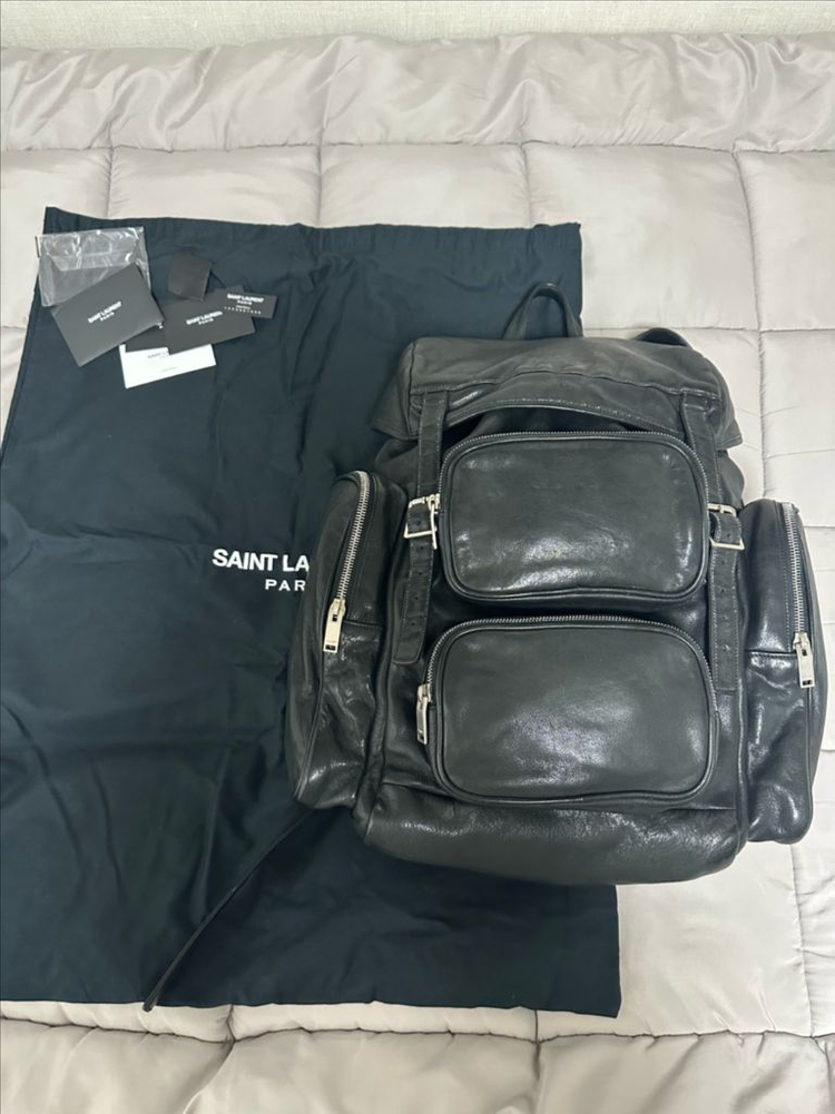 생로랑 멀티포켓 레더 태연 백팩 가죽--6