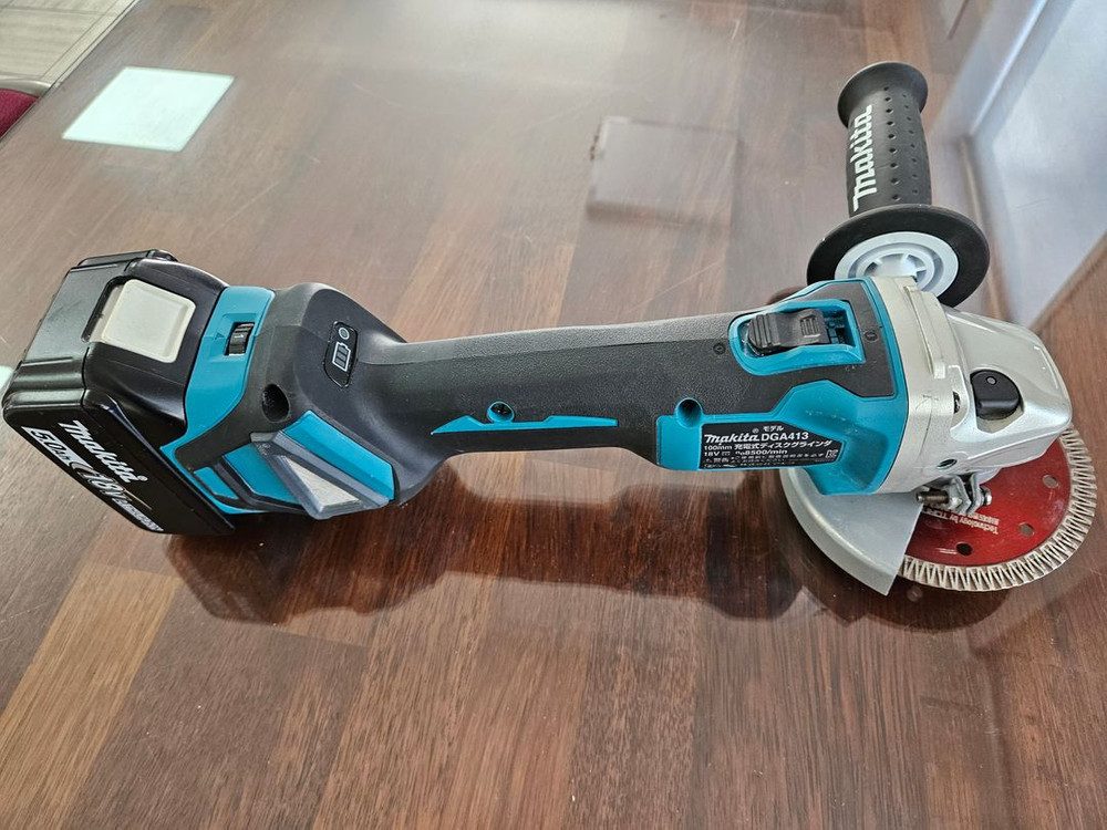 가격내림) 마끼다 DGA413Z 18V 충전 앵글 속도조절 그라인더 + 5.0Ah 베터리 세트--1