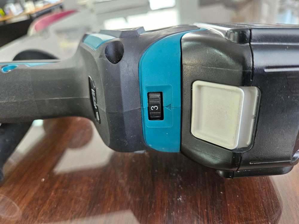 가격내림) 마끼다 DGA413Z 18V 충전 앵글 속도조절 그라인더 + 5.0Ah 베터리 세트--5