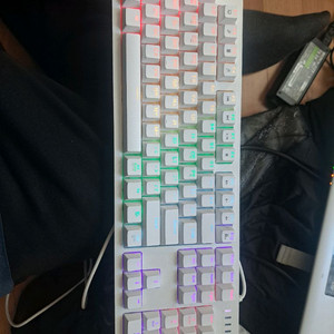 ABKO 앱코 K515 기계식 키보드 화이트 적축