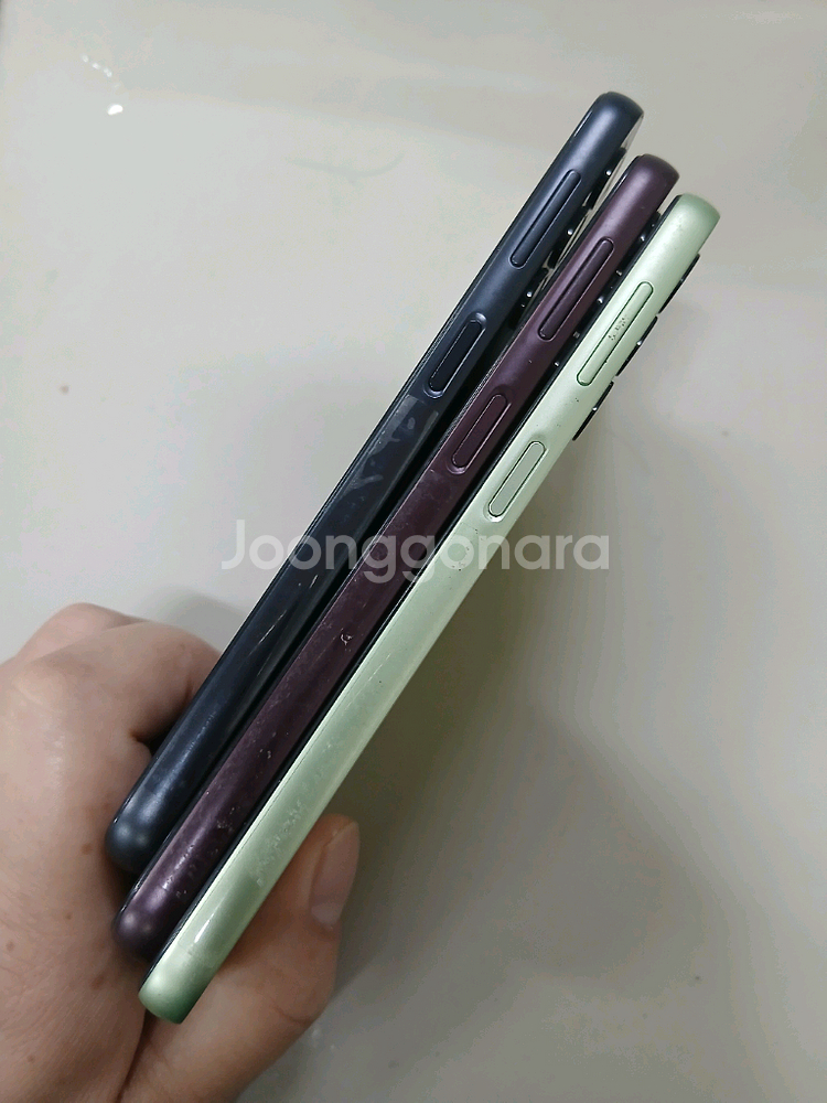 갤럭시A24 128GB 블랙라임 상태굿 단말기 입니다.--2