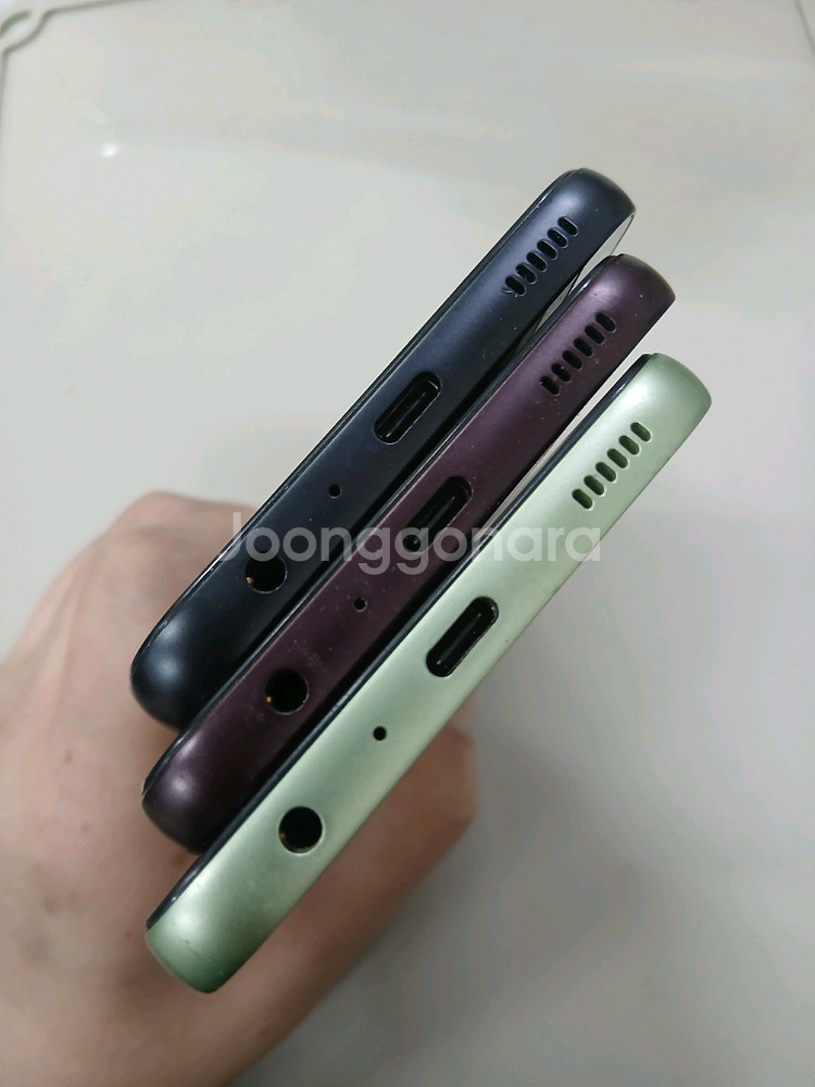 갤럭시A24 128GB 블랙라임 상태굿 단말기 입니다.--4