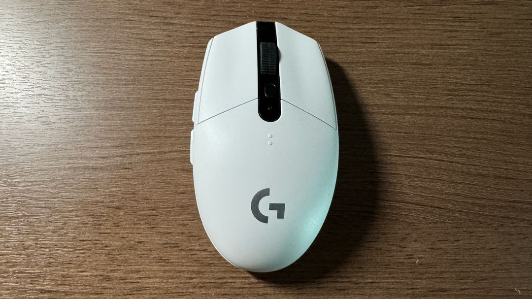 로지텍 G304 무선 게이밍 마우스--1