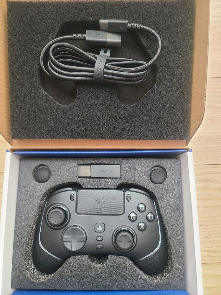 PS5 레이저 울버린V2 PRO S급팝니다.--1