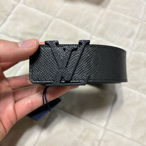 루이비통 타이가 벨트 (폭3.5) 사이즈 90 미사용 판매