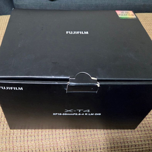 후지필름 x-t4 / 18-55 번들킷 판매합니다.