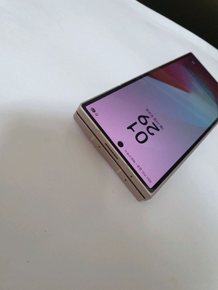 갤럭시폴드6 S급 무잔상 아주깨끗 보증기간2026년9월까지--4