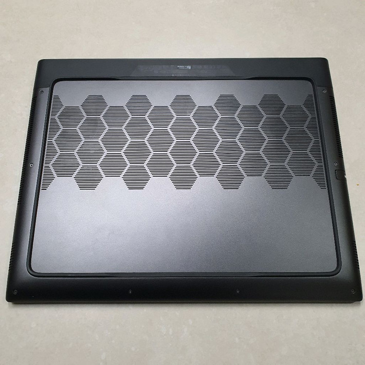 델 에일리언웨어 M18 R1 18인치 게이밍 노트북 (교환가능) 이미지