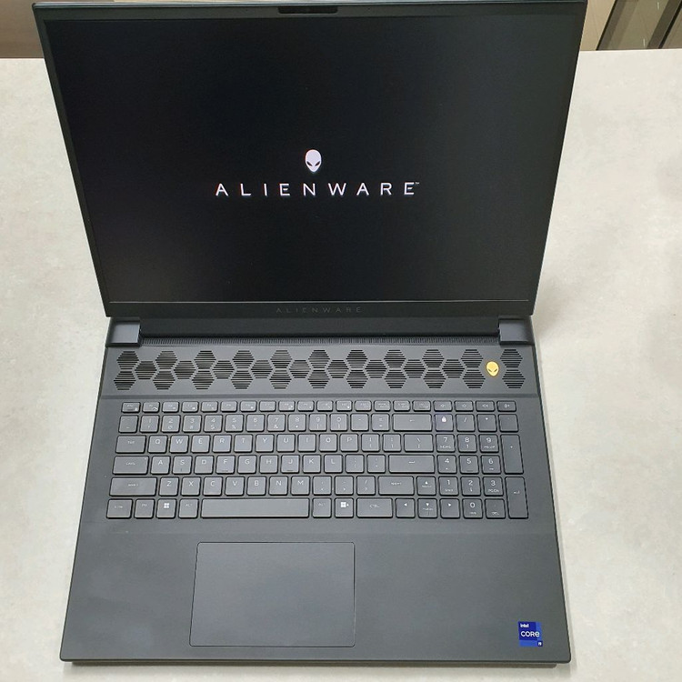 델 에일리언웨어 M18 R1 18인치 게이밍 노트북 (교환가능) 이미지