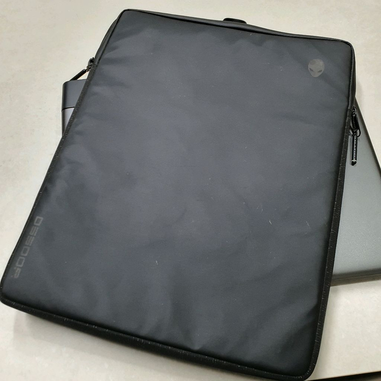 델 에일리언웨어 M18 R1 18인치 게이밍 노트북 (교환가능) 이미지