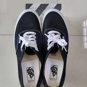 반스 볼트 어센틱 매장판 280사이즈 판매합니다