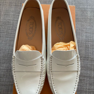 (정품)토즈 고미노 드라이빙 슈즈 화이트 37.5사이즈