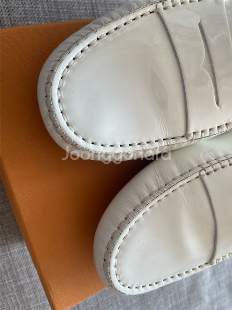 (정품)토즈 고미노 드라이빙 슈즈 화이트 37.5사이즈--1