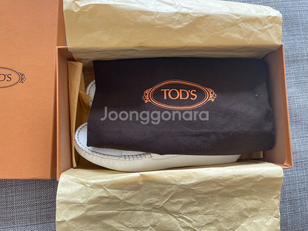 (정품)토즈 고미노 드라이빙 슈즈 화이트 37.5사이즈--9