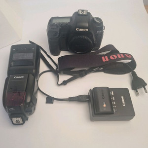 5D mark 2 + 캐논 600 EX-RT입니다 이미지