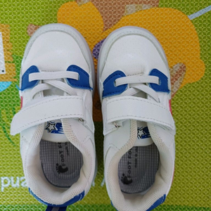 새상품 LED 아기 운동화입니다