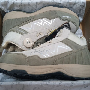 트렉스타 안전화 265 270 방수 초경량 박스새제품 LP-253D 고비