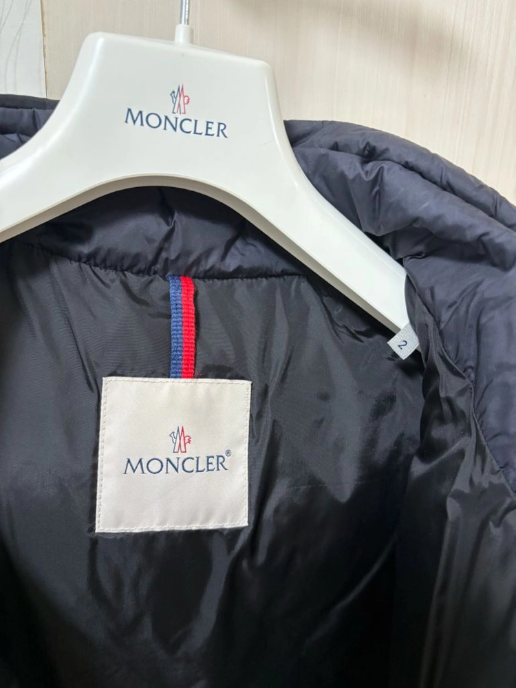 몽클레어 패딩 2사이즈 마르크 판매합니다 이미지