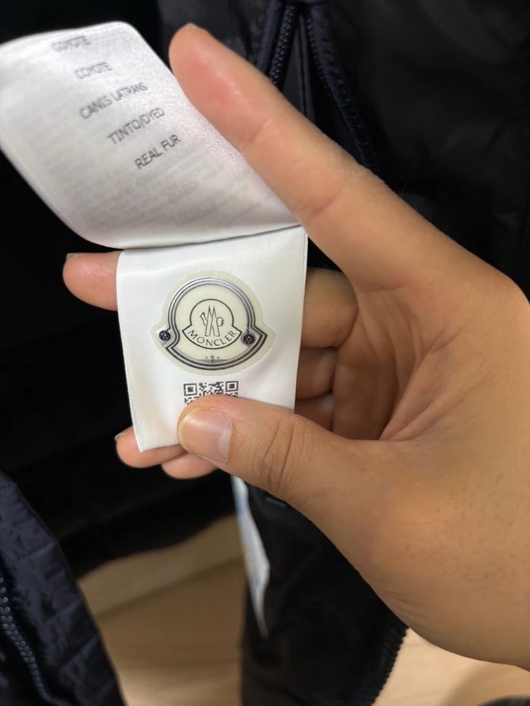 몽클레어 패딩 2사이즈 마르크 판매합니다 이미지