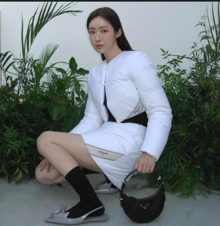 프라다 패딩스커트 36 새상품 차정원 김나영--1