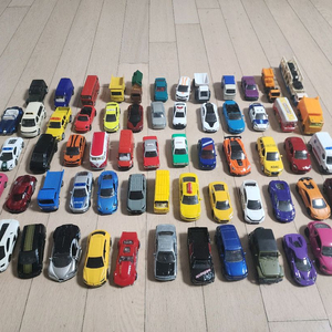 장난감 자동차 미니카 다이캐스트 시쿠 핫휠 토미카 등등