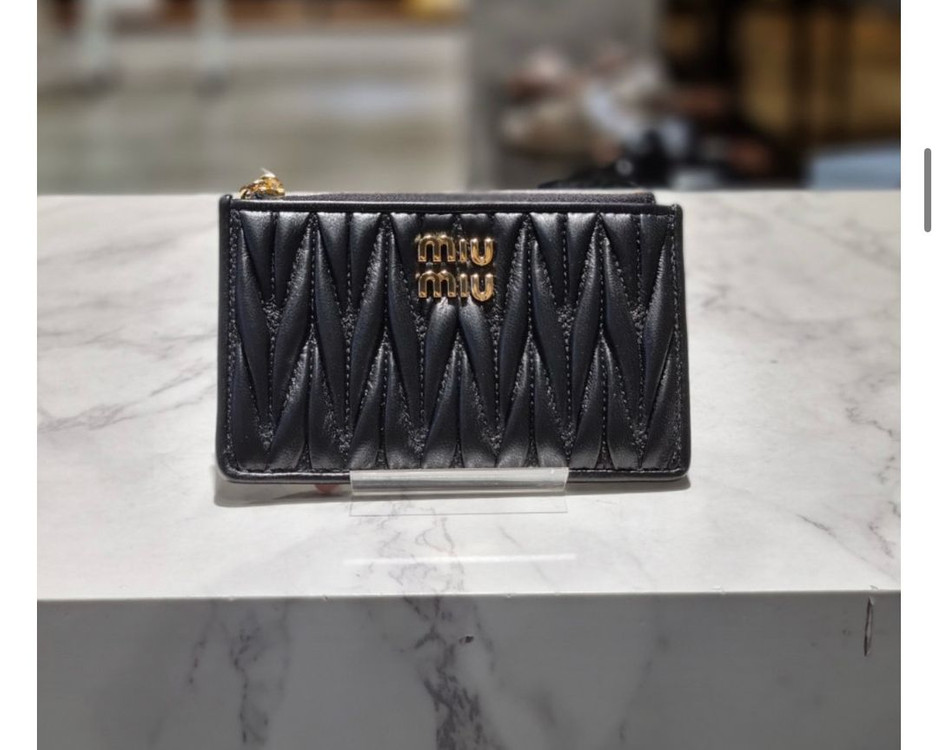 미우미우 마테라쎄 카드지갑 이미지