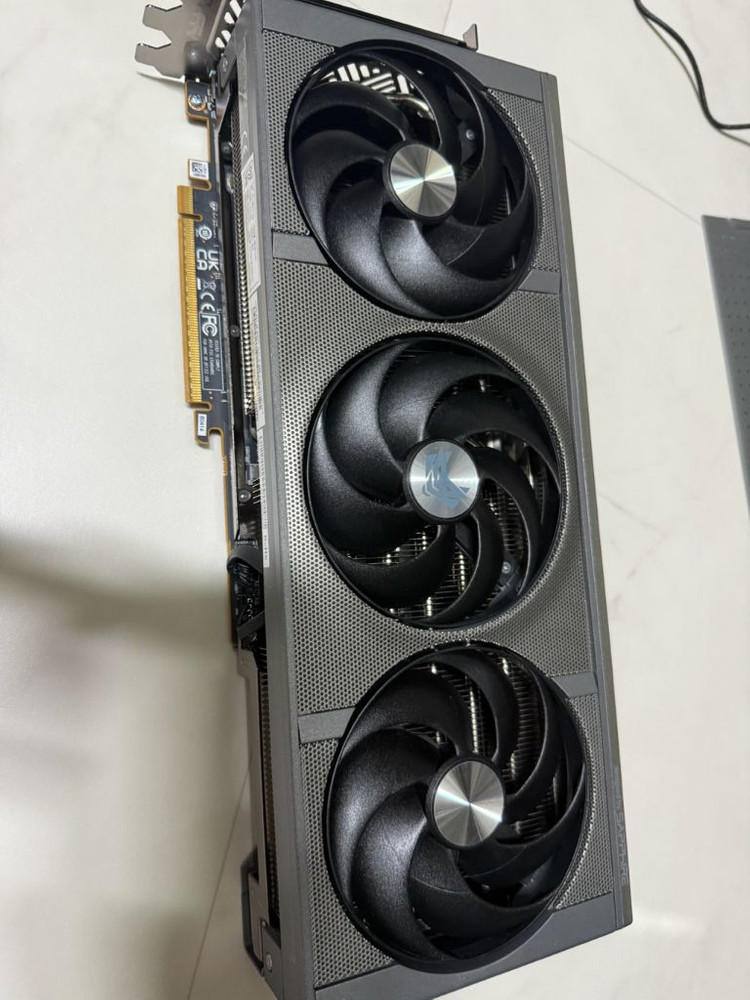 라데온 사파이어 9070xt 니트로--1