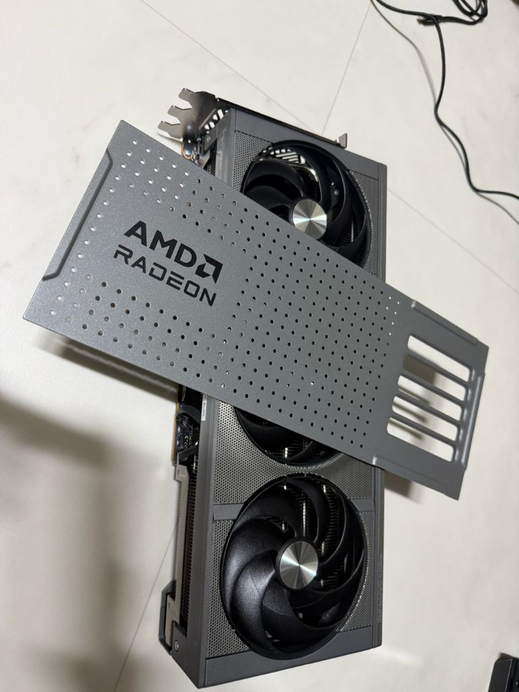 라데온 사파이어 9070xt 니트로--3