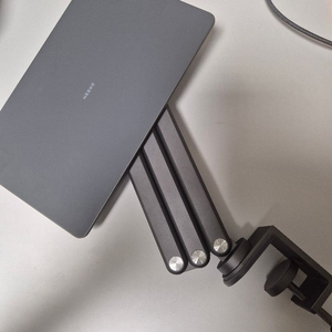 니케 아이패드 프로 12.9 마그네틱 거치대 팝니다.