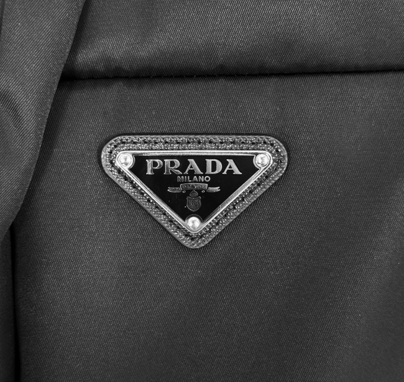 [38] 프라다 여성 리나일론 삼각로고 다운 벨트 롱 패딩 코트 블랙--4