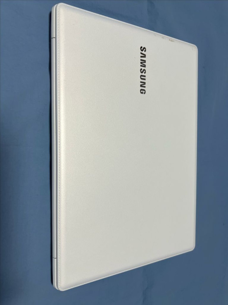 삼성 노트북 NT110S1J-K13M 부품용(액정파손)--1