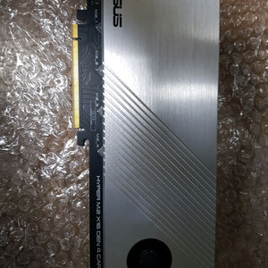 ASUS 하이퍼 M.2 x16 Gen4 카드 (B550-XE 번들 미사용)