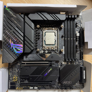 Z690 메인보드 + 12700k cpu + 쿨러는 서비스