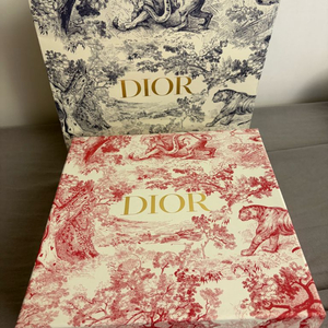 디올 텀블러 미개봉 새제품 (박스, 포장, 쇼핑백 모두)