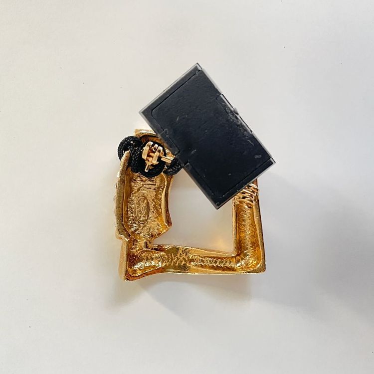 입생로랑 골드 라인스톤 브로치 새상품--1