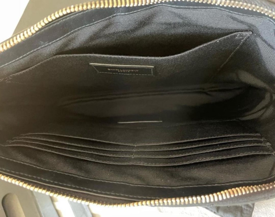 정품)생로랑 마틀라세 뉴미듐 클러치백 이미지